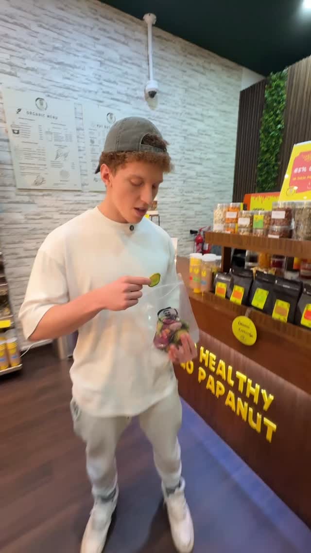 Post 4 by PapaNut on Instagram (video)