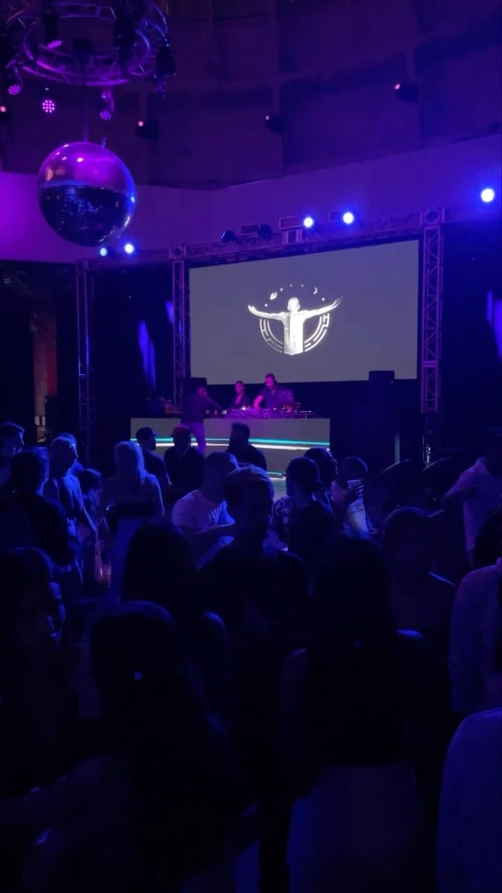 Post 3 by Arian on Instagram (video)
