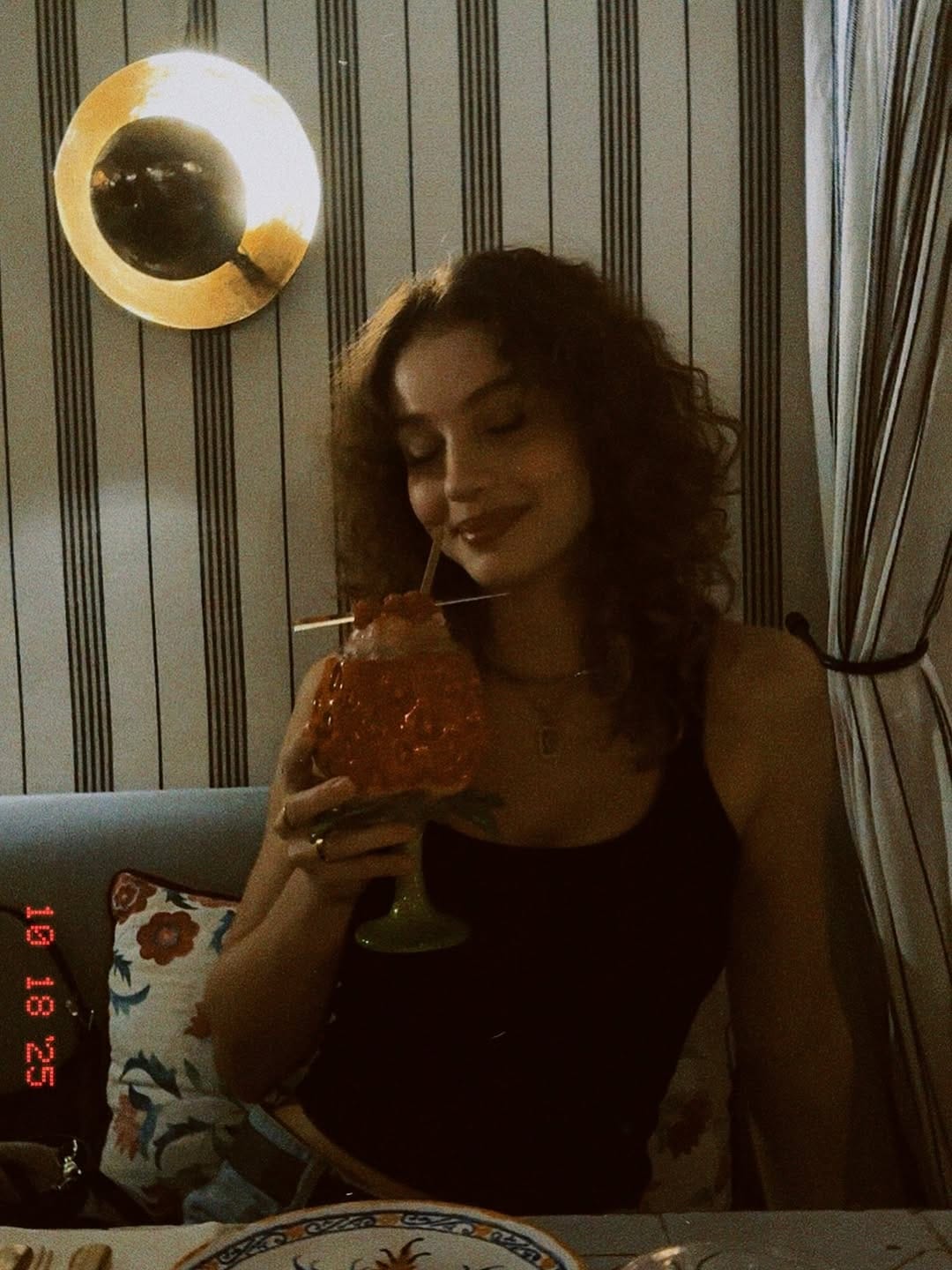 Post 10 by Claudia Cruz on Instagram (carousel)