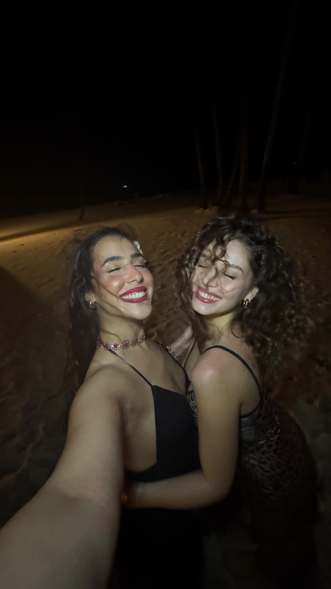 Post 4 by Claudia Cruz on Instagram (video)