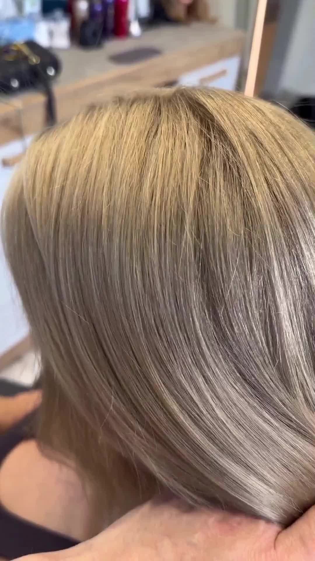Post 5 by Hairstylist in Miami on Instagram (video)