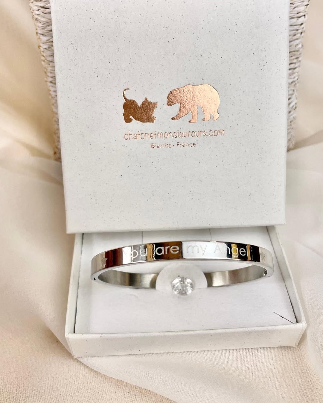 Post 10 by Chaton Et Monsieur Ours on Instagram (carousel)