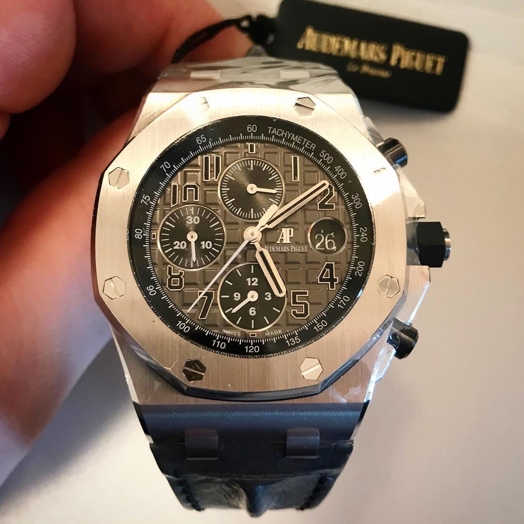 Post 3 by Show Piece on Instagram (image)