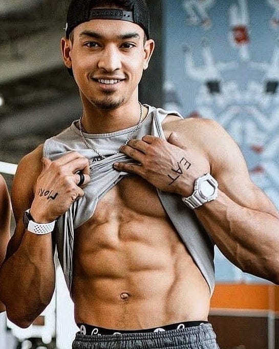 Post 6 by Toronto Fit Fame on Instagram (image)