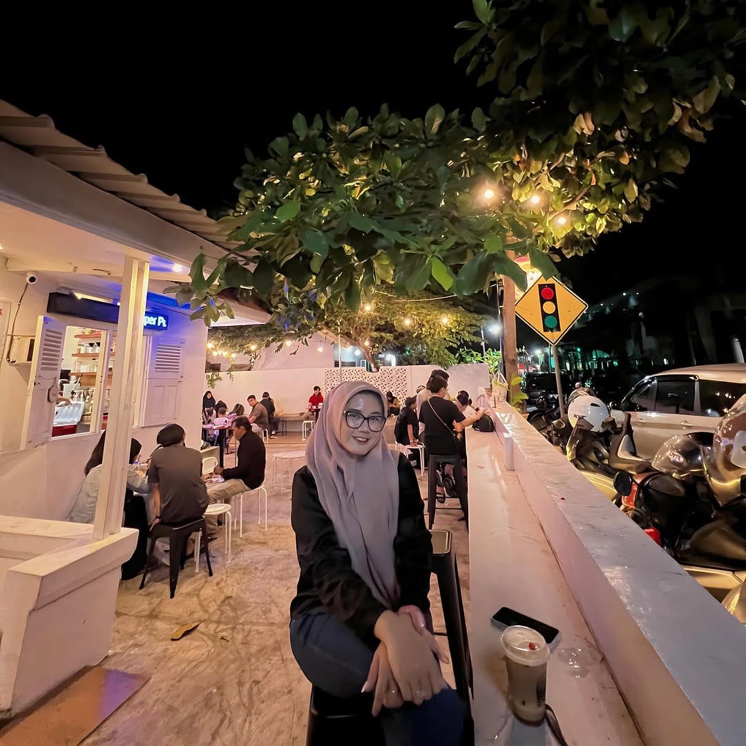 Post 6 by Rizky Juryandhani on Instagram (carousel)