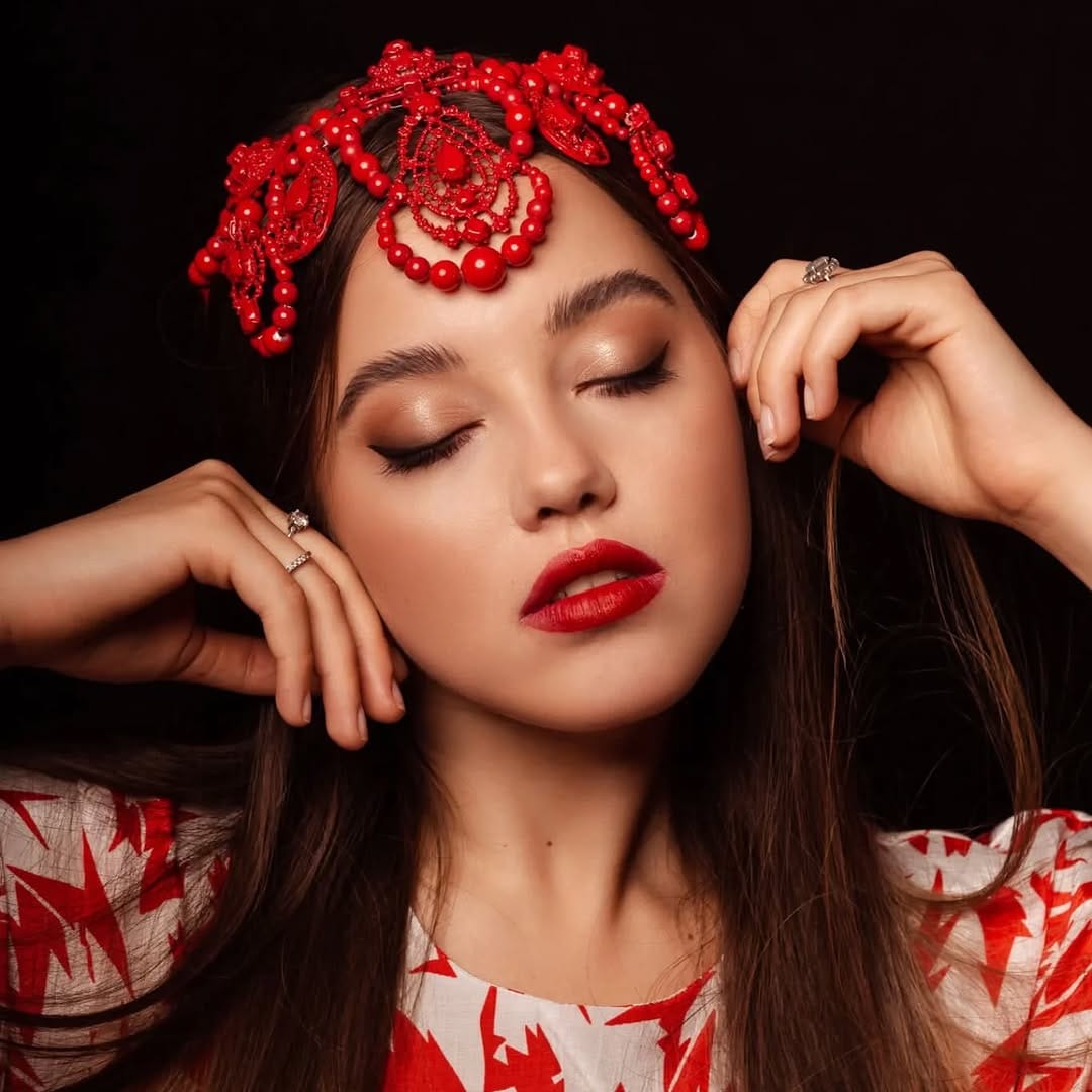 Post 6 by Nora Kiela on Instagram (image)