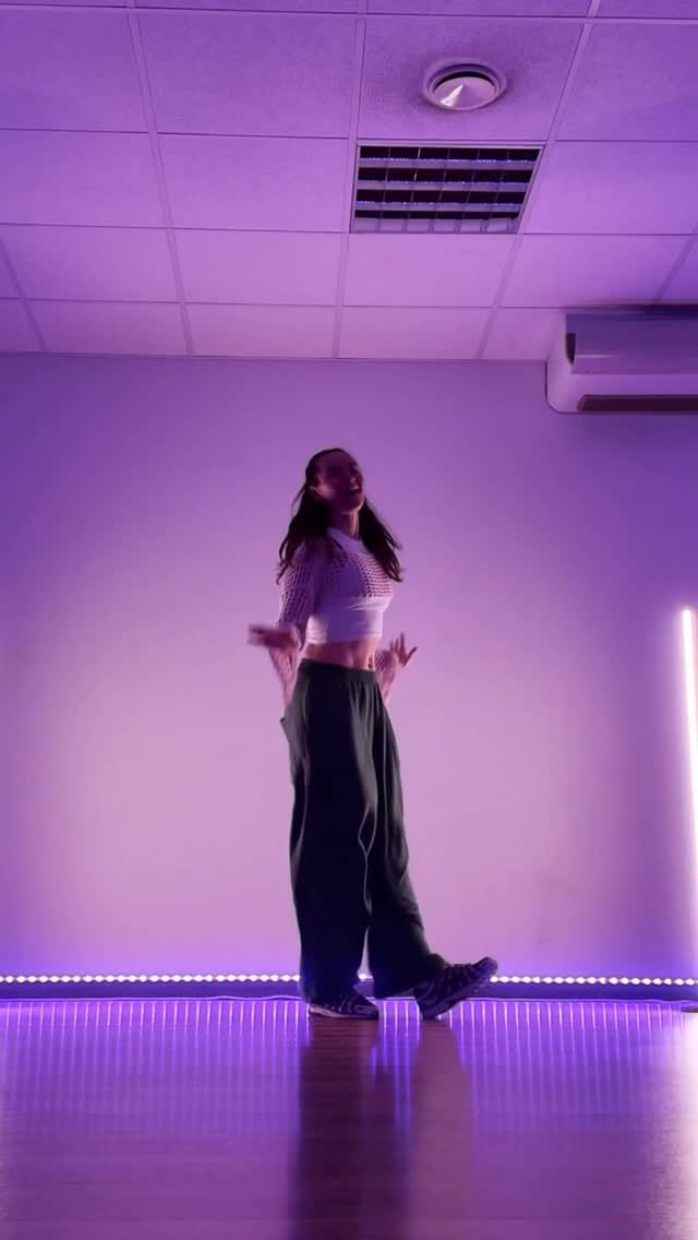 Post 6 by Johanna Maria Karjus | Shuffle Dance on Instagram (video)