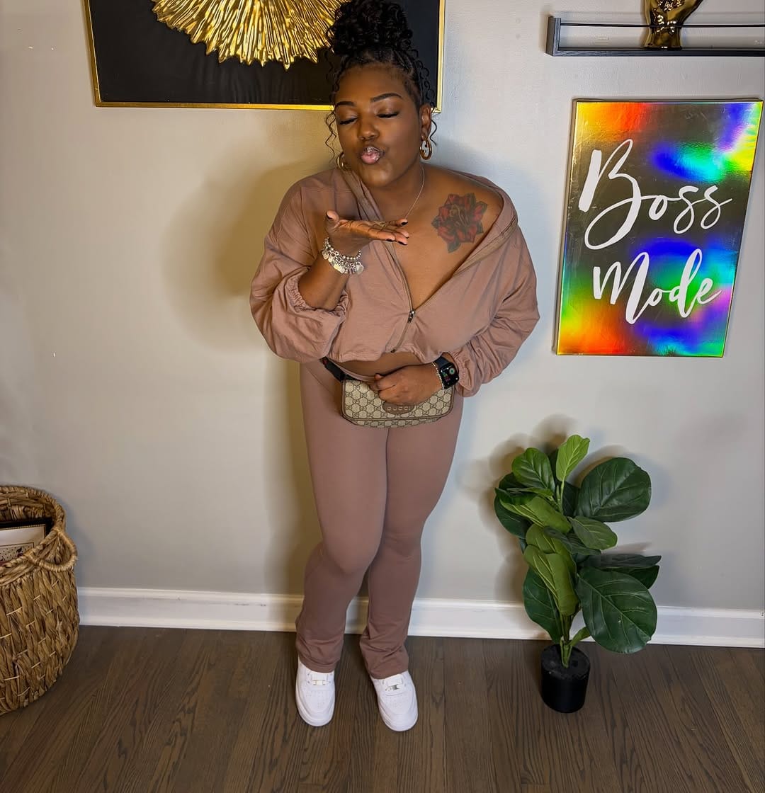 Post 6 by #1 Chicago Boutique 💕 on Instagram (carousel)