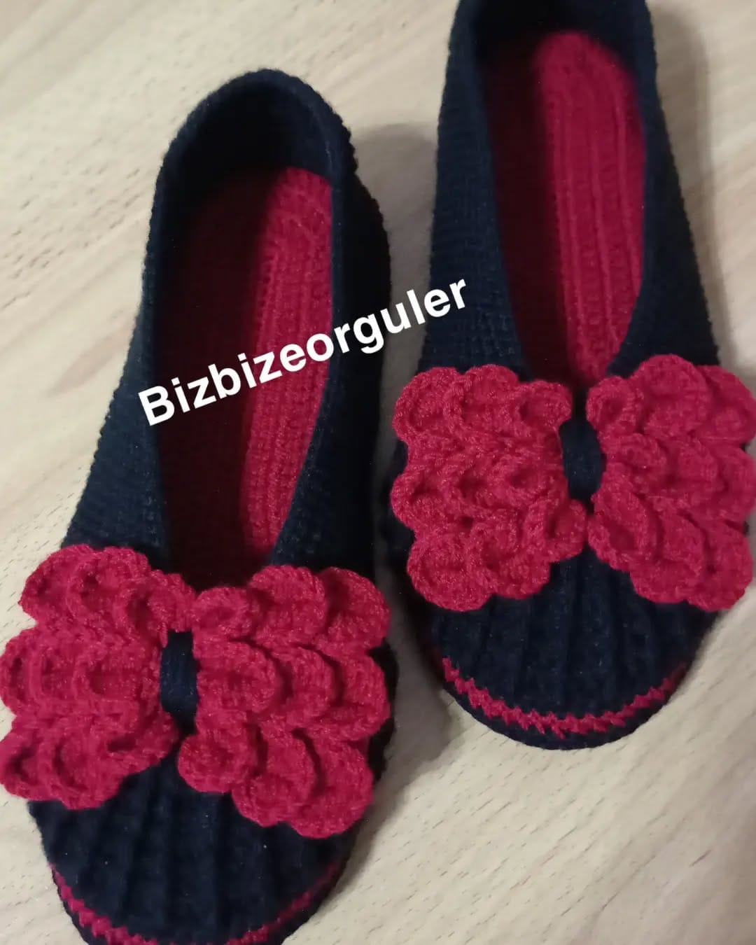 Post 4 by Kudret'le Biz Bize Örgüler on Instagram (carousel)