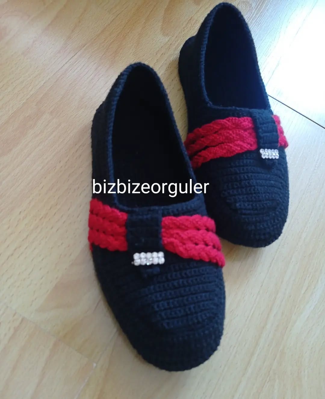 Post 3 by Kudret'le Biz Bize Örgüler on Instagram (carousel)