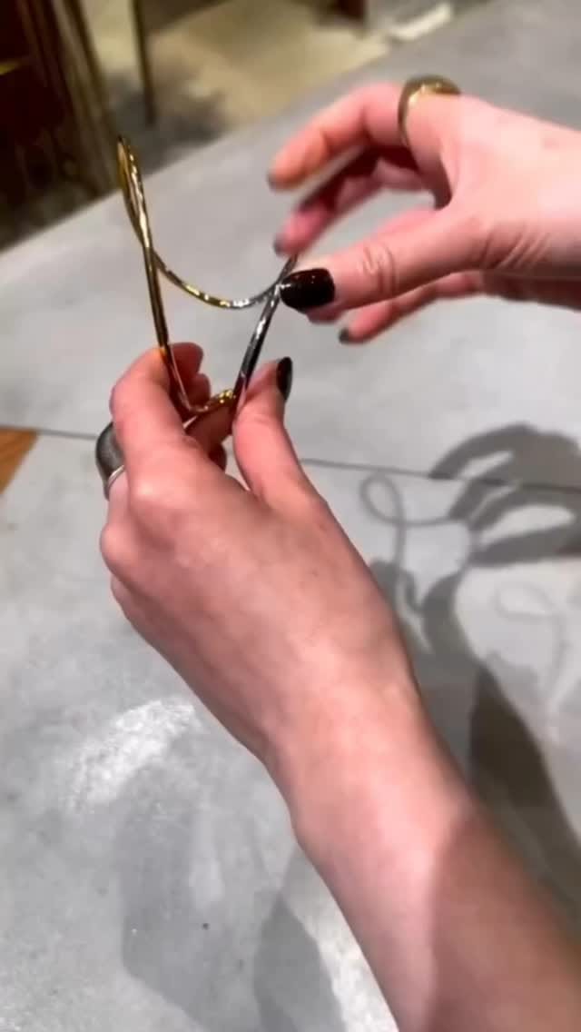 Post 10 by Neo Jewels on Instagram (video)