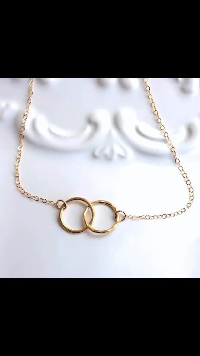 Post 3 by Neo Jewels on Instagram (video)