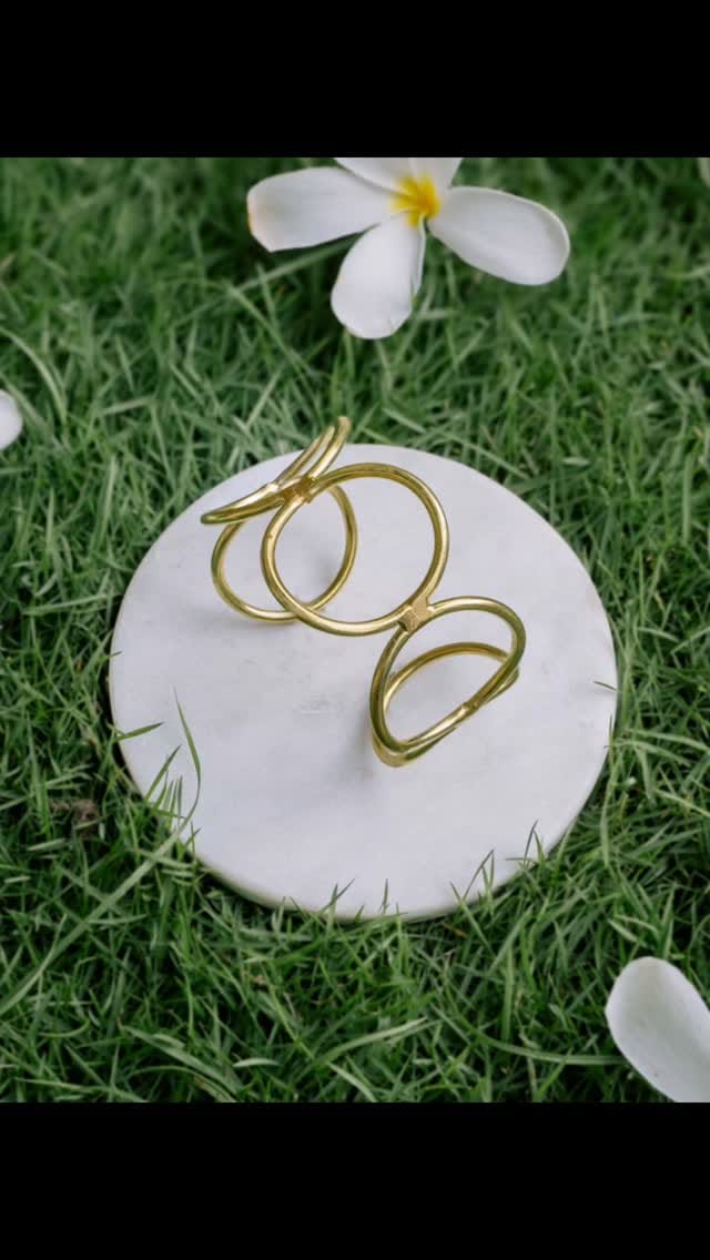 Post 6 by Neo Jewels on Instagram (video)