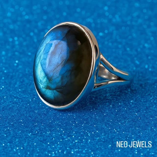 Post 5 by Neo Jewels on Instagram (video)