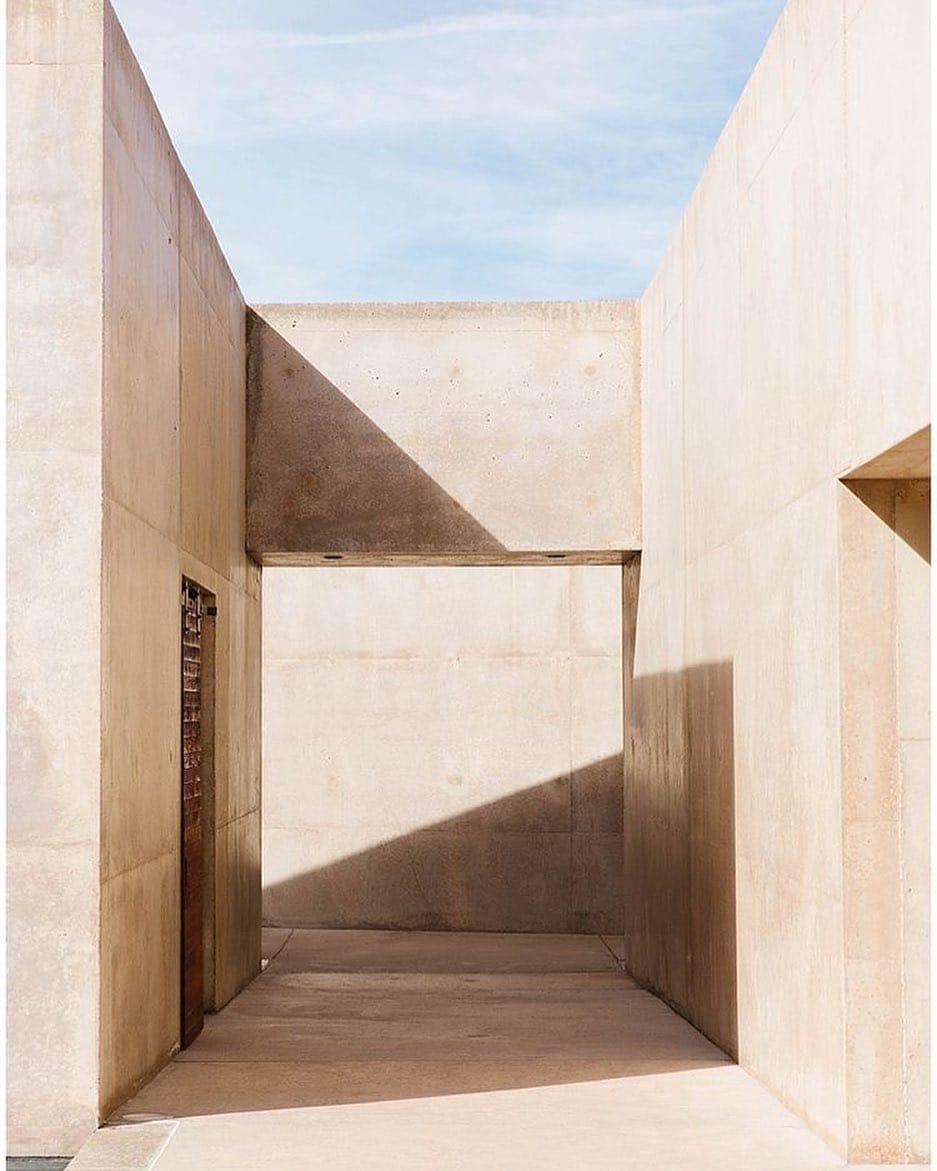 Post 6 by Adélaïde de Grandcourt on Instagram (image)