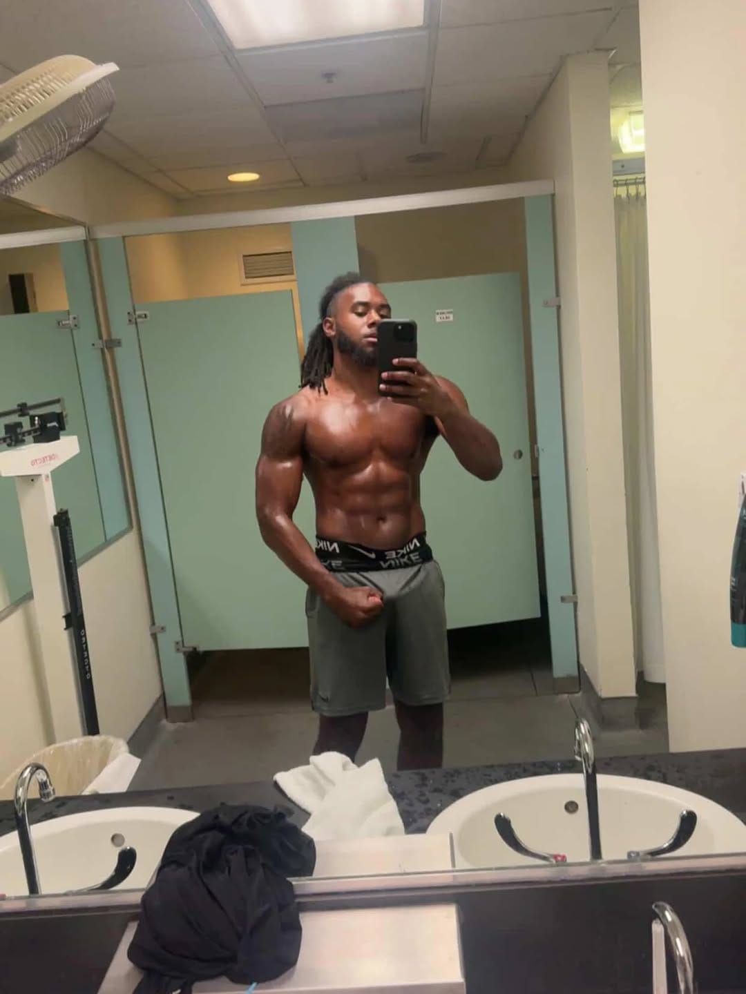 Post 1 by GYM WORKOUT on Instagram (carousel)