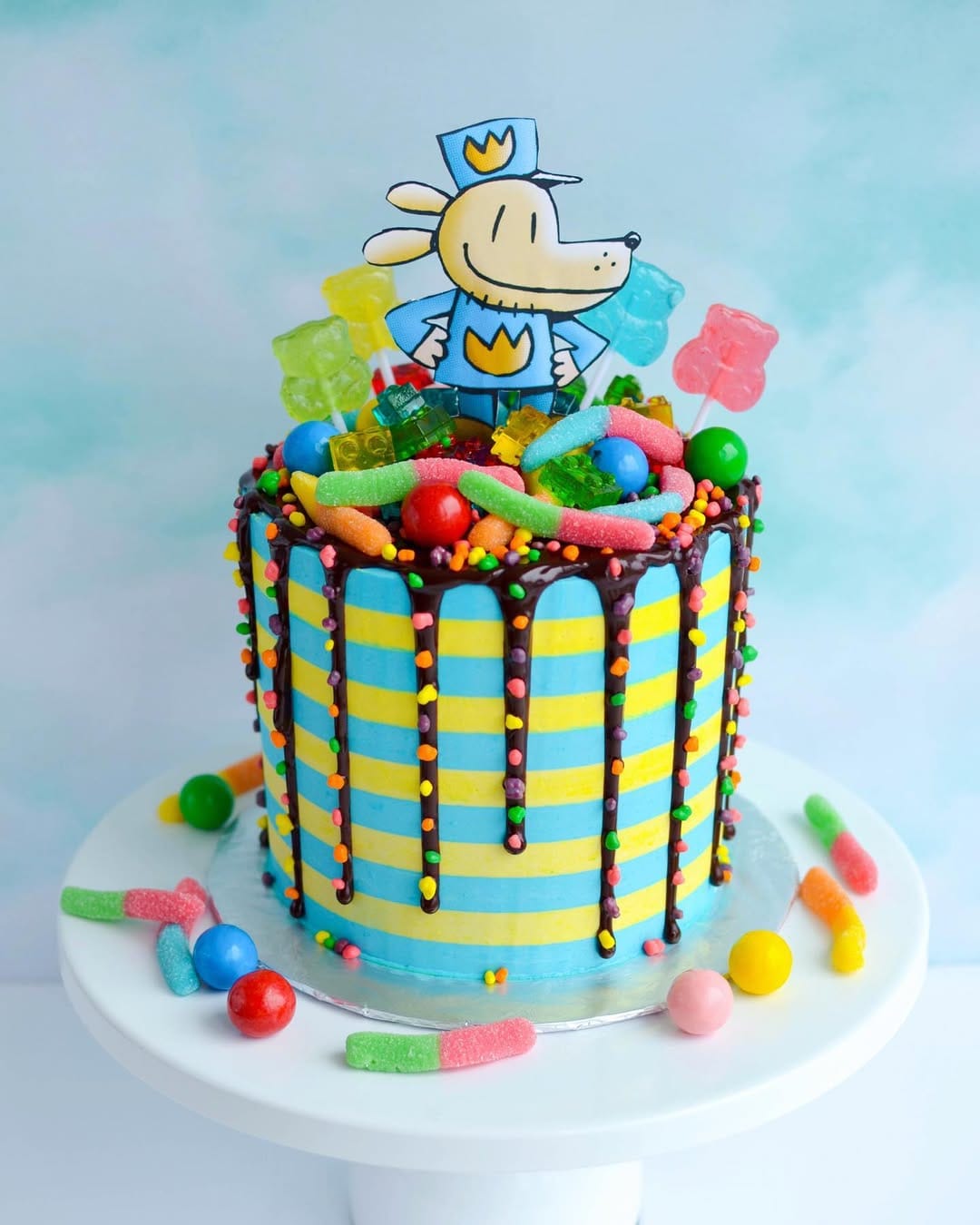 Post 7 by Cakes by Manu on Instagram (carousel)