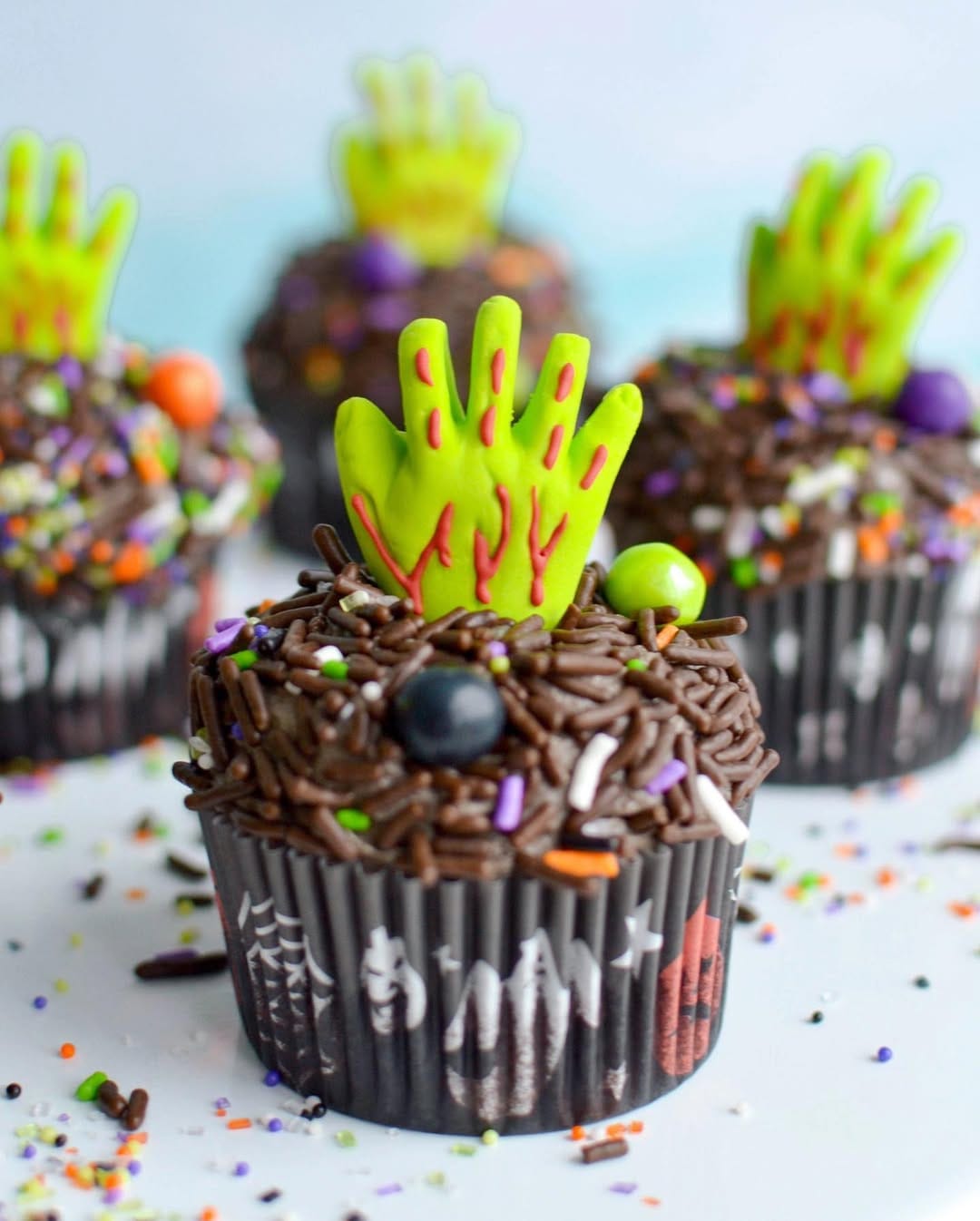 Post 4 by Cakes by Manu on Instagram (carousel)