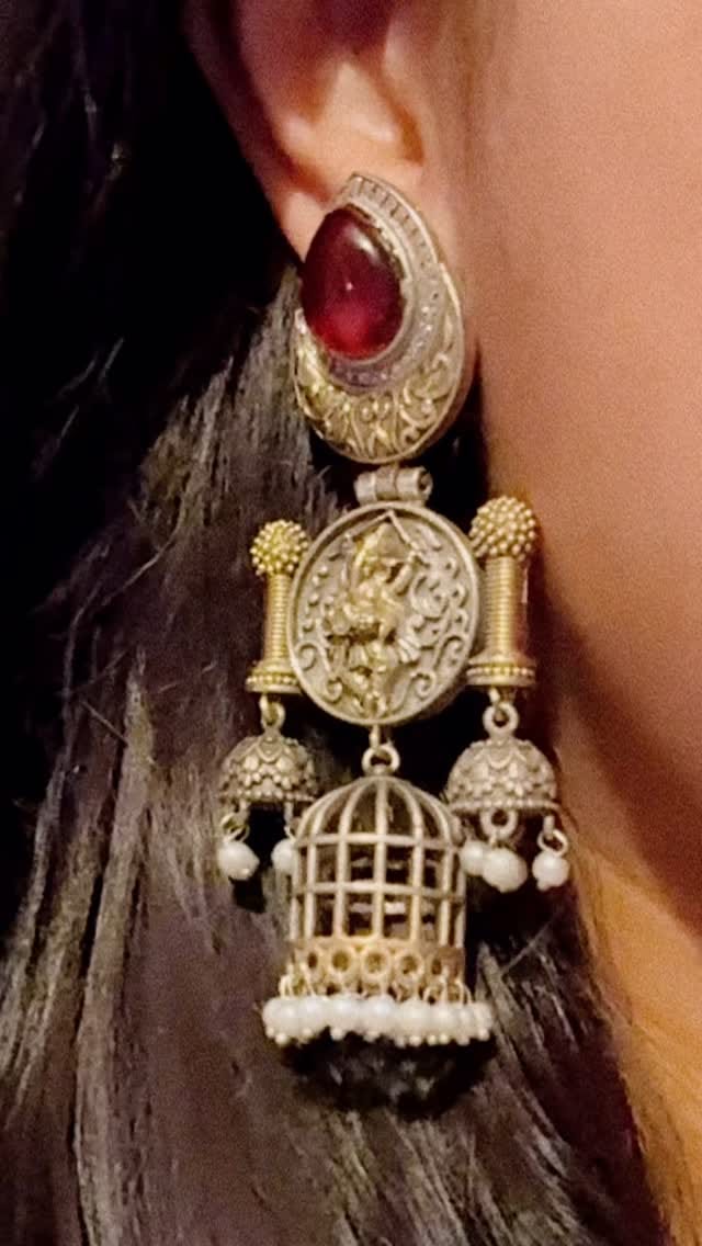 Post 2 by Sobelle Jewellery on Instagram (video)