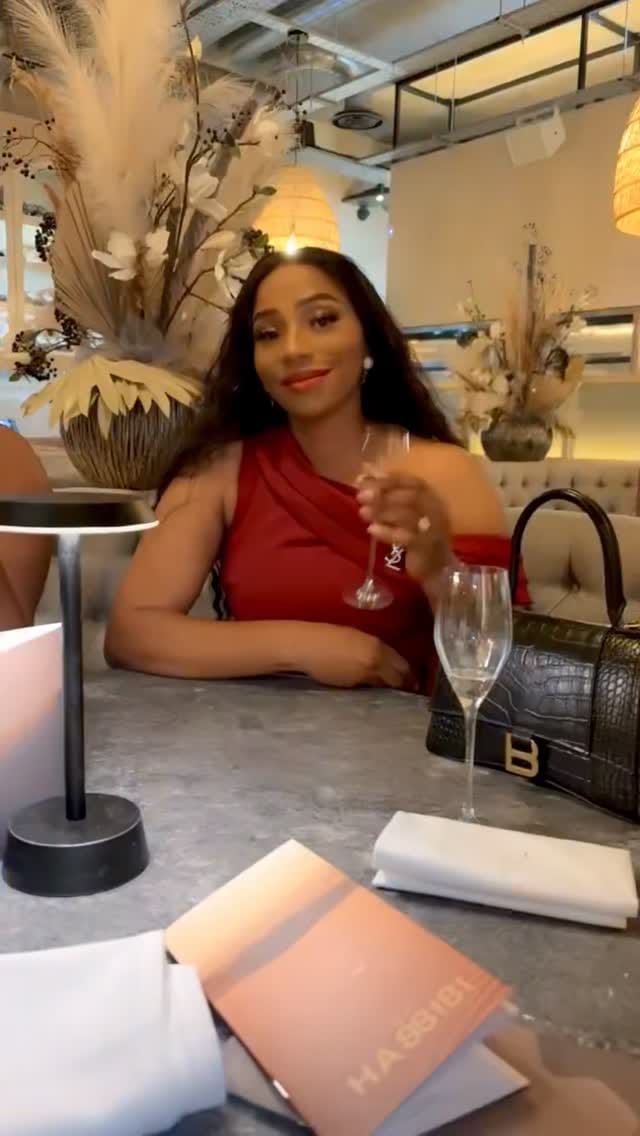 Post 5 by Florentine Bongo on Instagram (video)