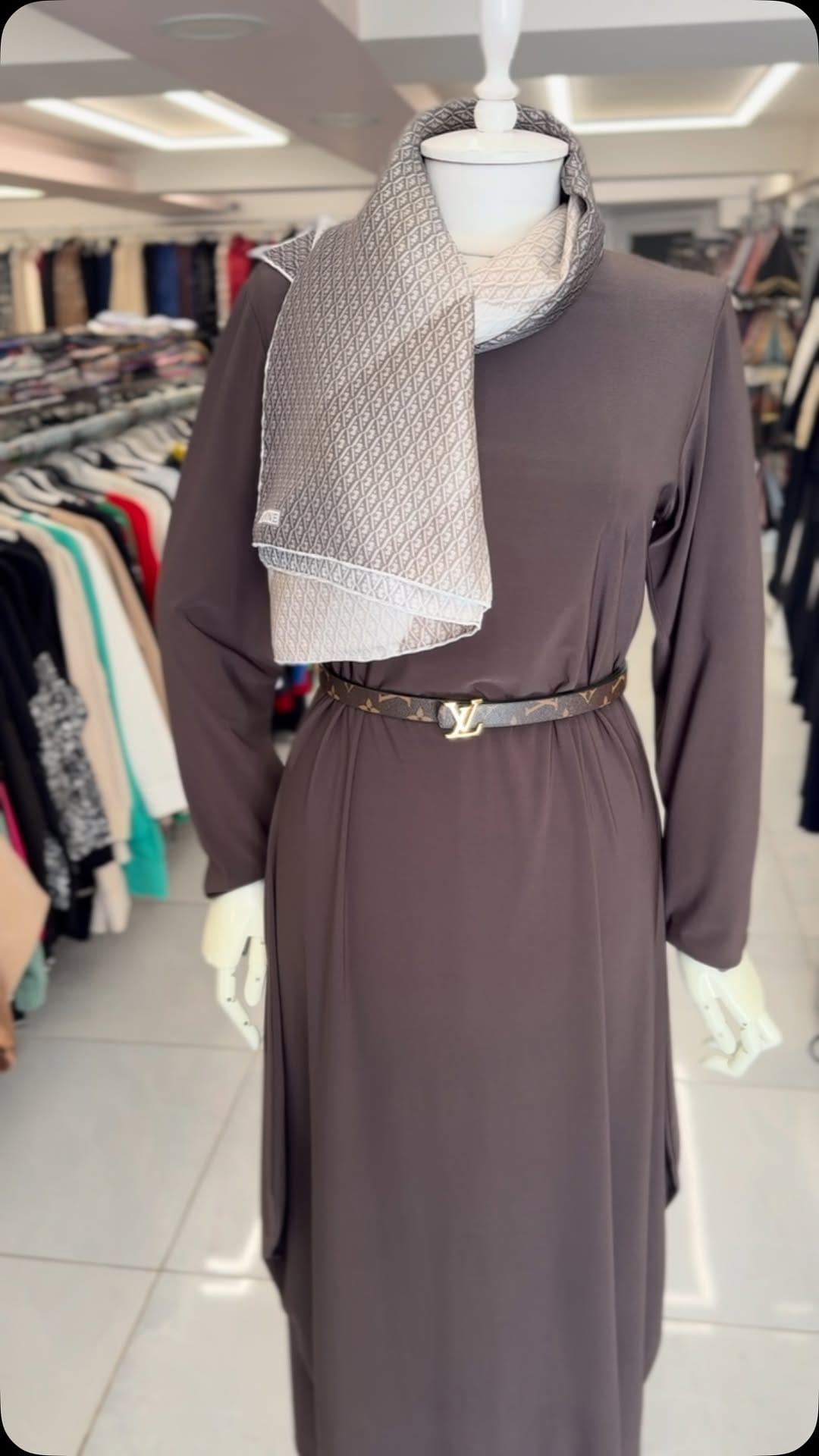 Post 8 by Ebrarözenbutik Özen on Instagram (video)