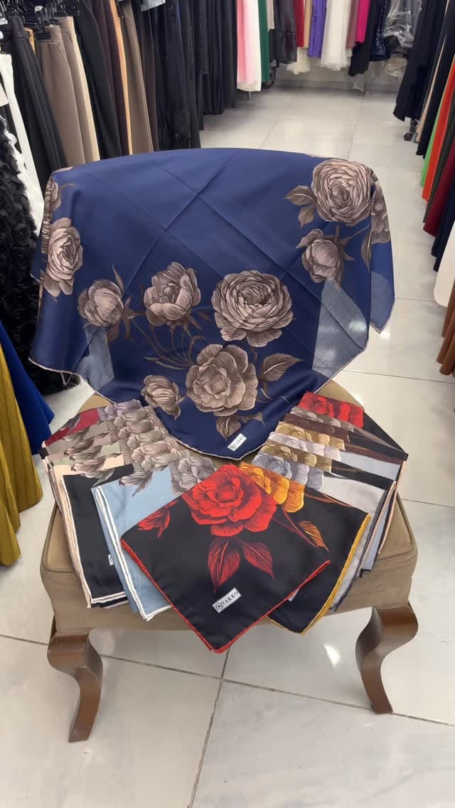 Post 3 by Ebrarözenbutik Özen on Instagram (video)