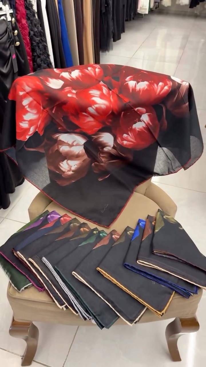 Post 6 by Ebrarözenbutik Özen on Instagram (video)