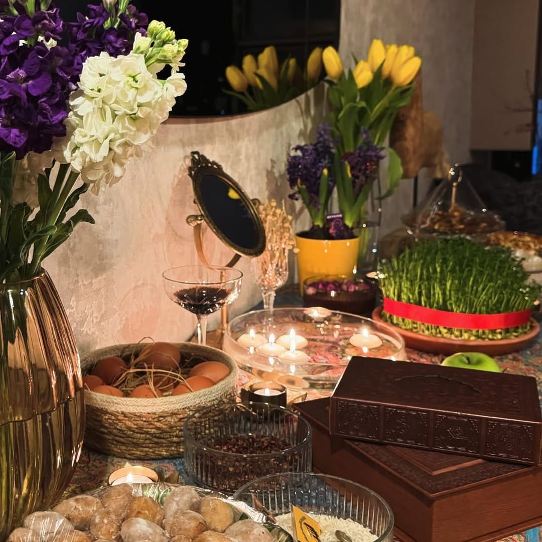 Post 6 by Rosa Ros Moradi on Instagram (image)