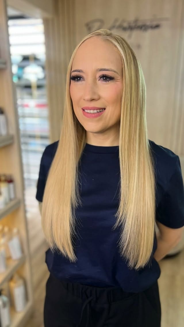 Post 10 by D' Hortensia Salón on Instagram (video)