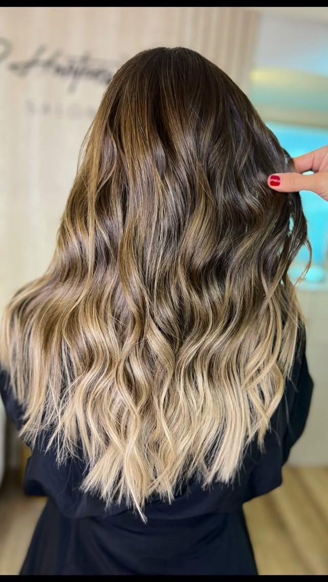 Post 9 by D' Hortensia Salón on Instagram (video)