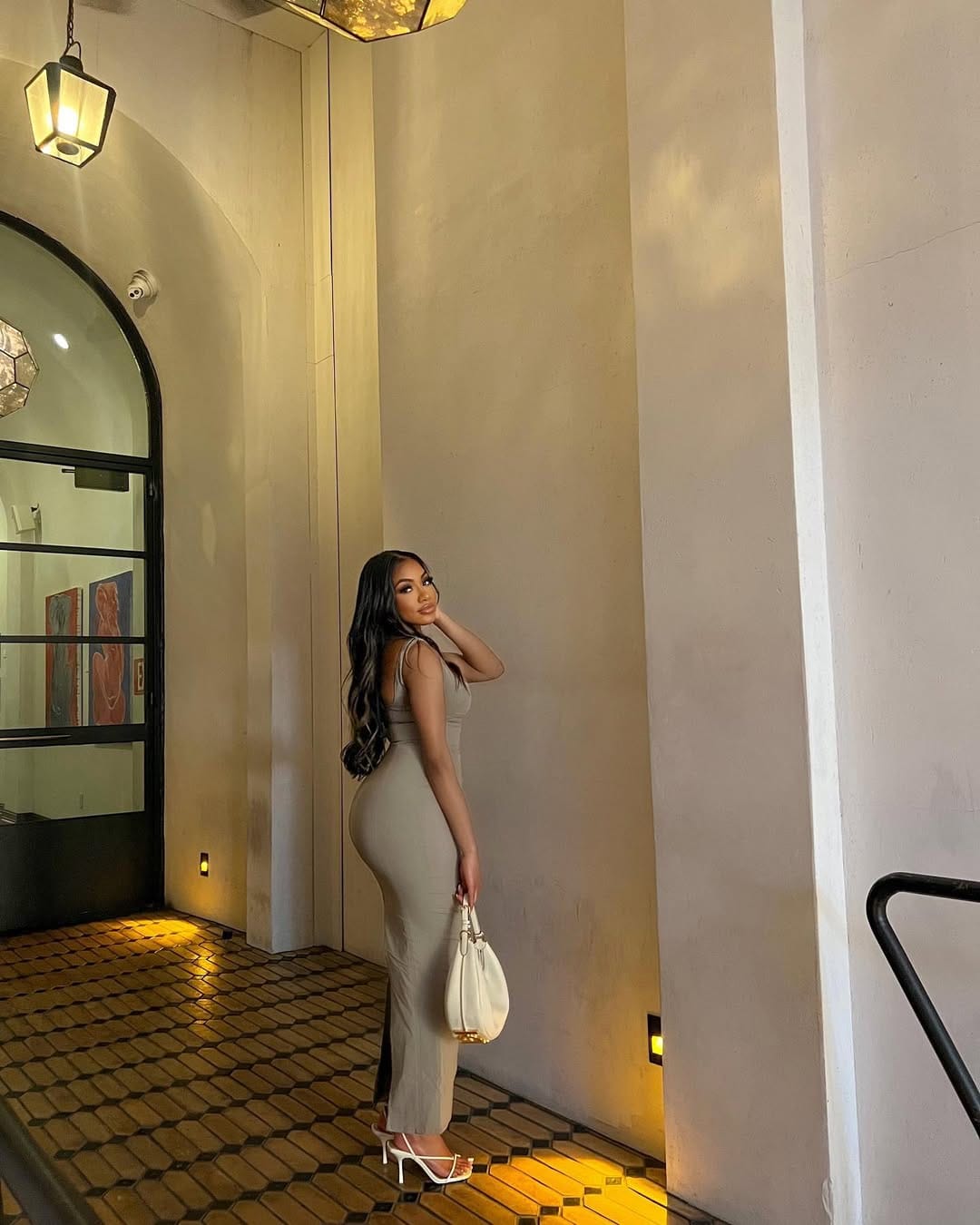 Post 5 by Monise Jay on Instagram (carousel)