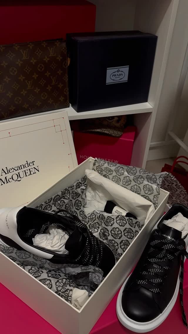 Post 4 by JM ANDRES on Instagram (video)