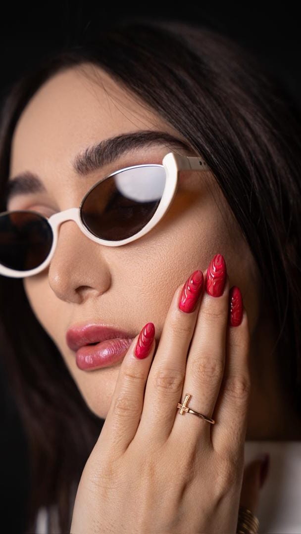 Post 7 by Yalda Farsi | Nail | Manicure | Dubai | Mounir salon on Instagram (video)