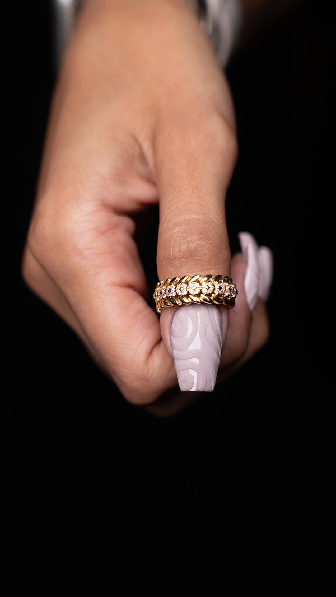 Post 6 by Yalda Farsi | Nail | Manicure | Dubai | Mounir salon on Instagram (video)