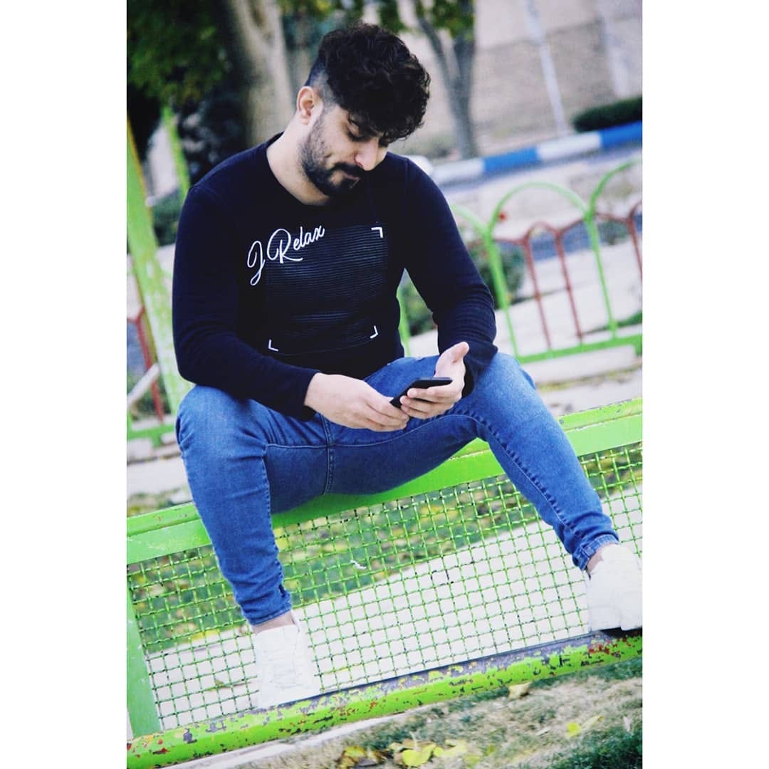 Post 5 by Fardin on Instagram (image)