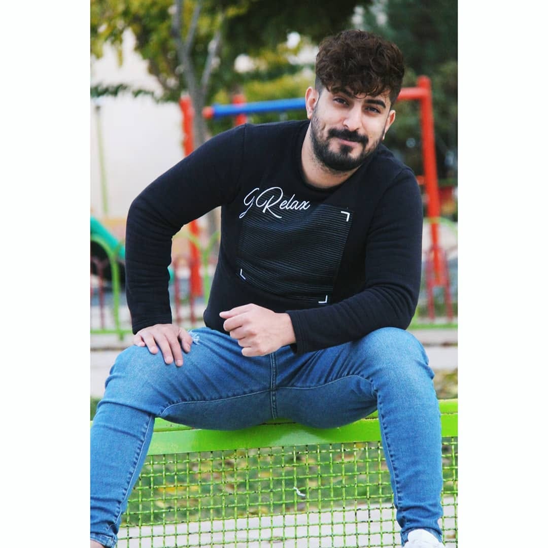 Post 6 by Fardin on Instagram (image)
