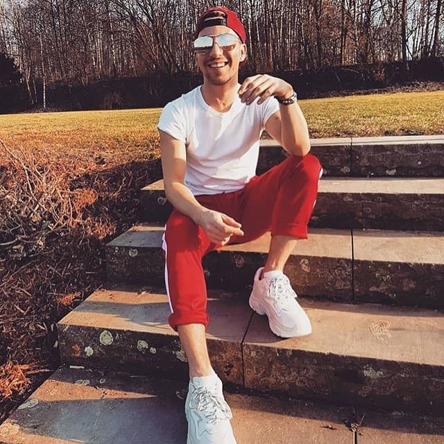 Post 8 by Men Style Essen on Instagram (image)