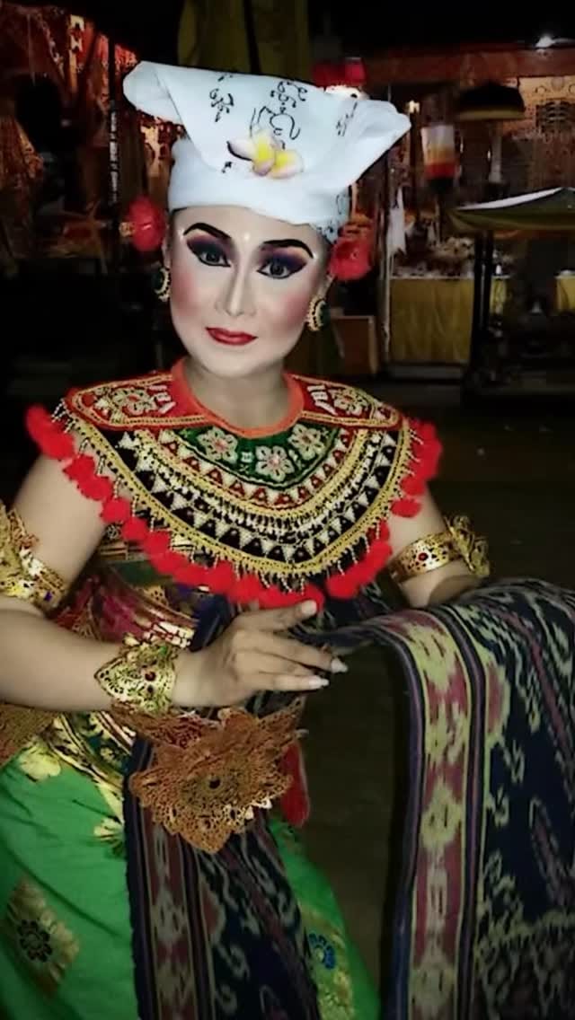 Post 8 by Mank_Orhi(Yorhi Studio Makeup) on Instagram (video)