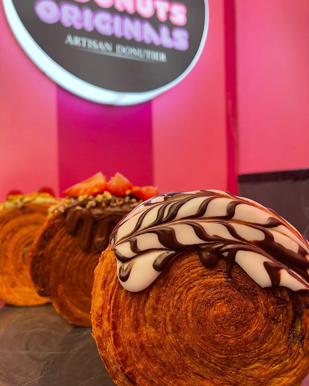 Post 6 by 🍩´Donuts Originals Marseille Officiel on Instagram (carousel)
