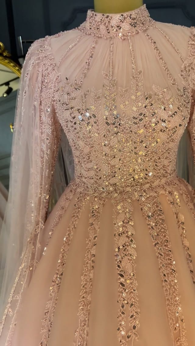 Post 6 by hiranur weddingdress on Instagram (video)