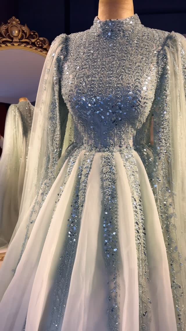 Post 8 by hiranur weddingdress on Instagram (video)