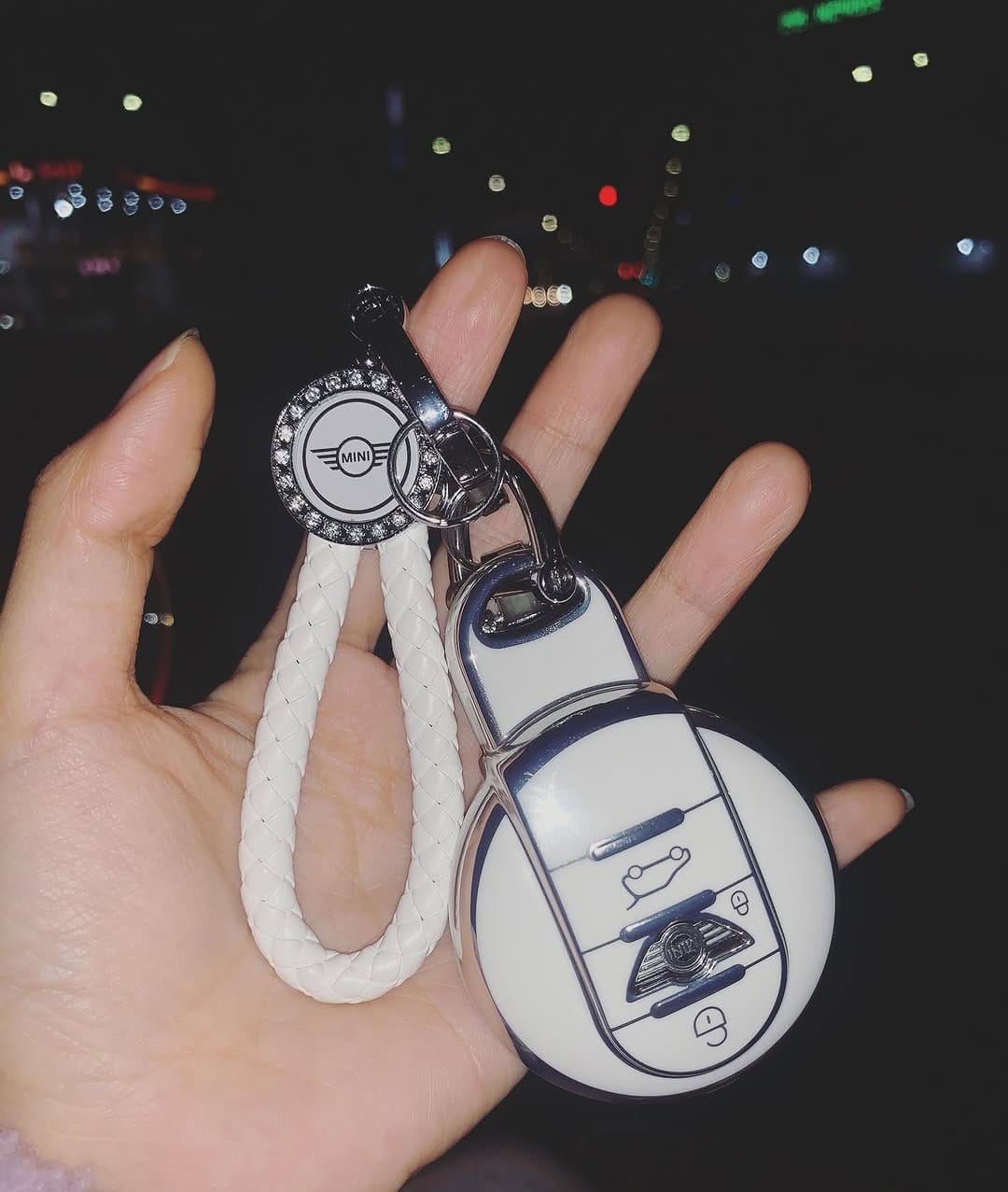 Post 9 by 유이 on Instagram (image)