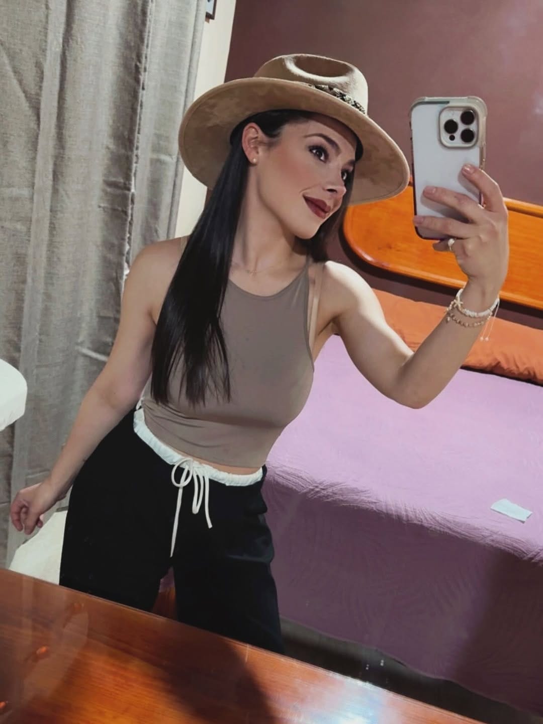 Post 3 by Ｓｃａｒｌｅｔｔ    Ｑｕｅｚａｄａ on Instagram (carousel)