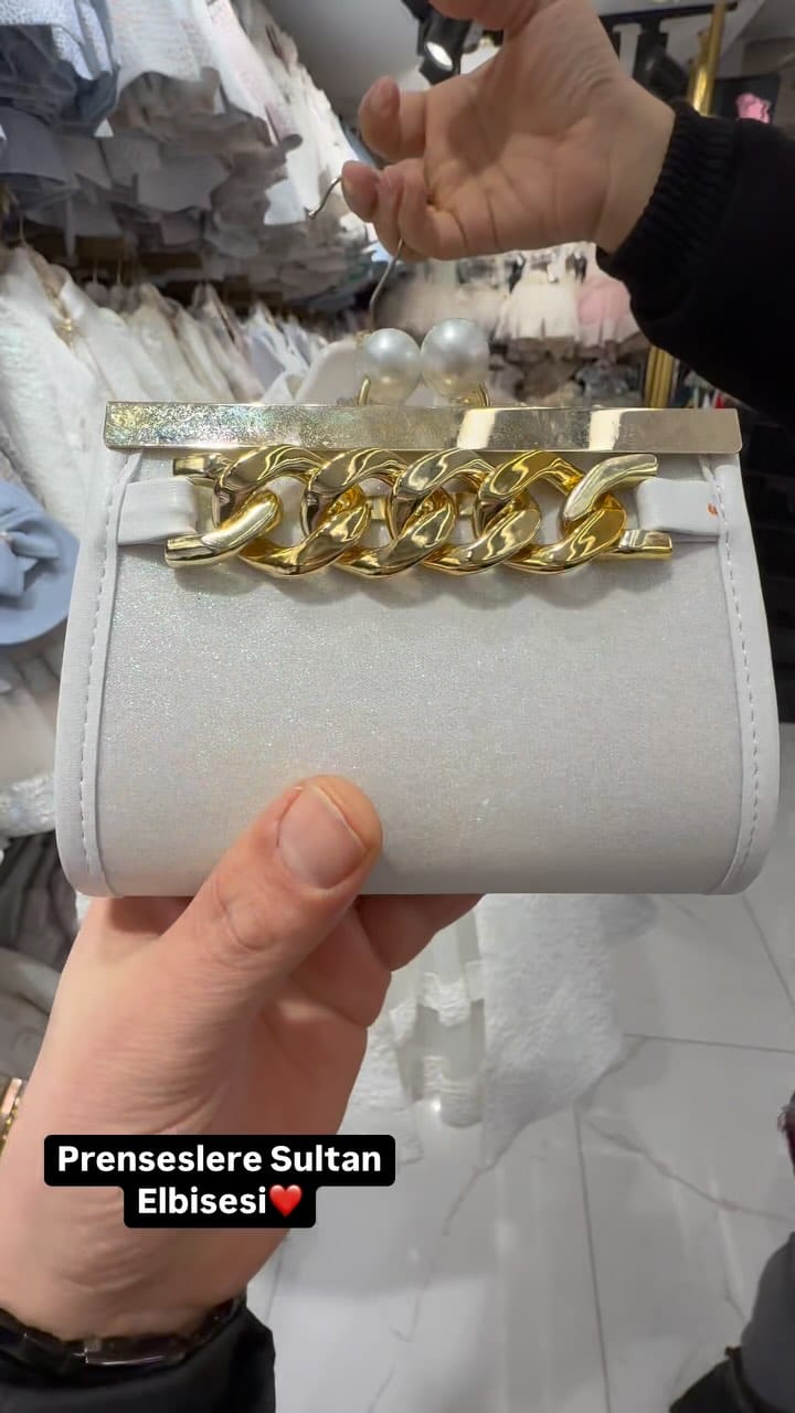 Post 10 by GOLD KIDS on Instagram (video)