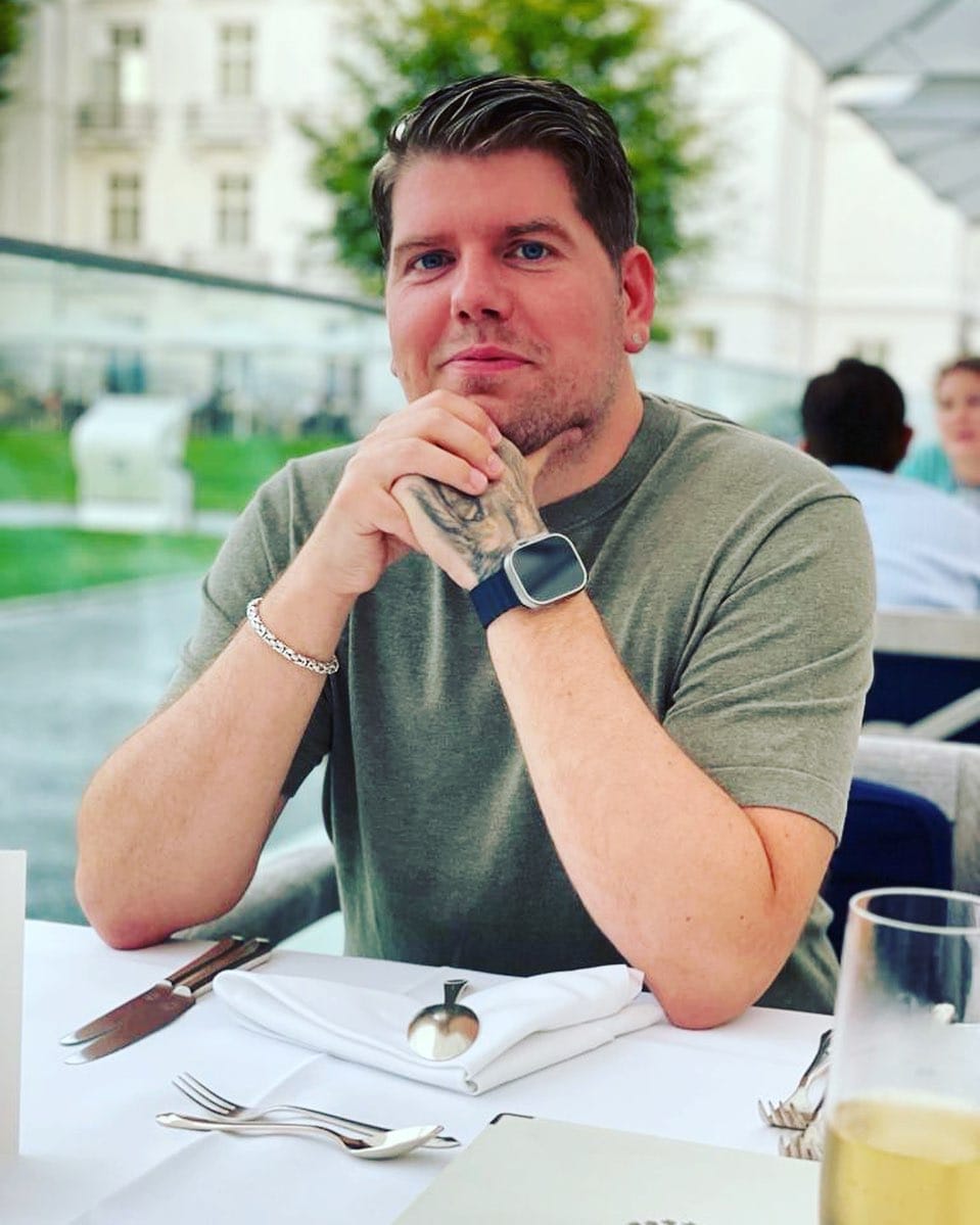Post 1 by Szymon Wis on Instagram (image)