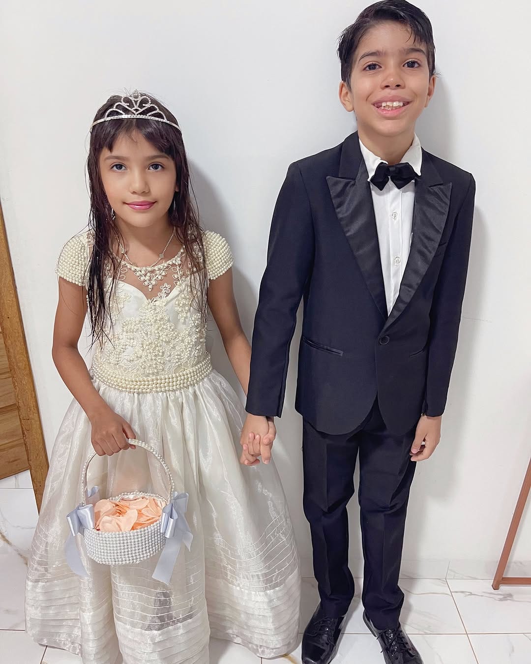 Post 4 by Aline Assuncao 👑 on Instagram (carousel)
