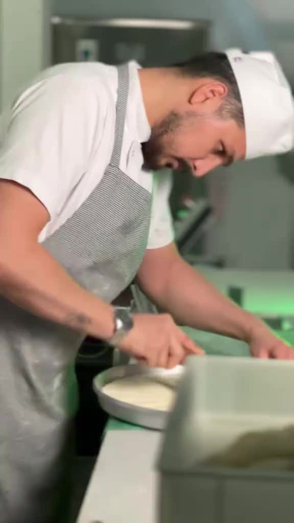 Post 7 by Baklavacı Mehmet Usta | Baklava & Kuchen on Instagram (video)