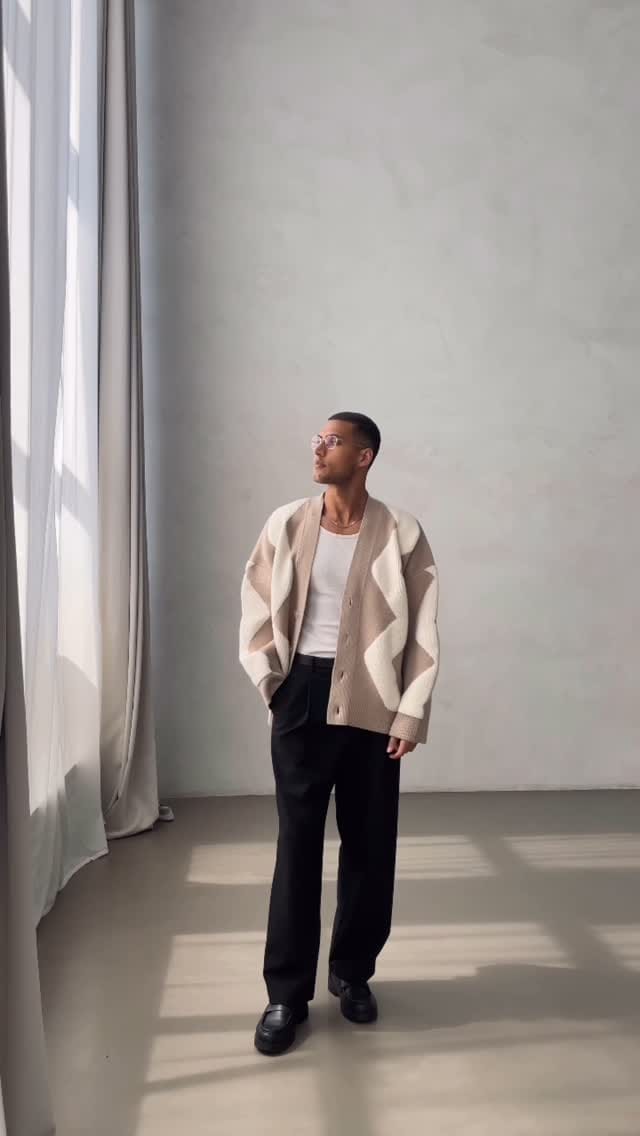 Post 6 by Eduardo Mendes on Instagram (video)