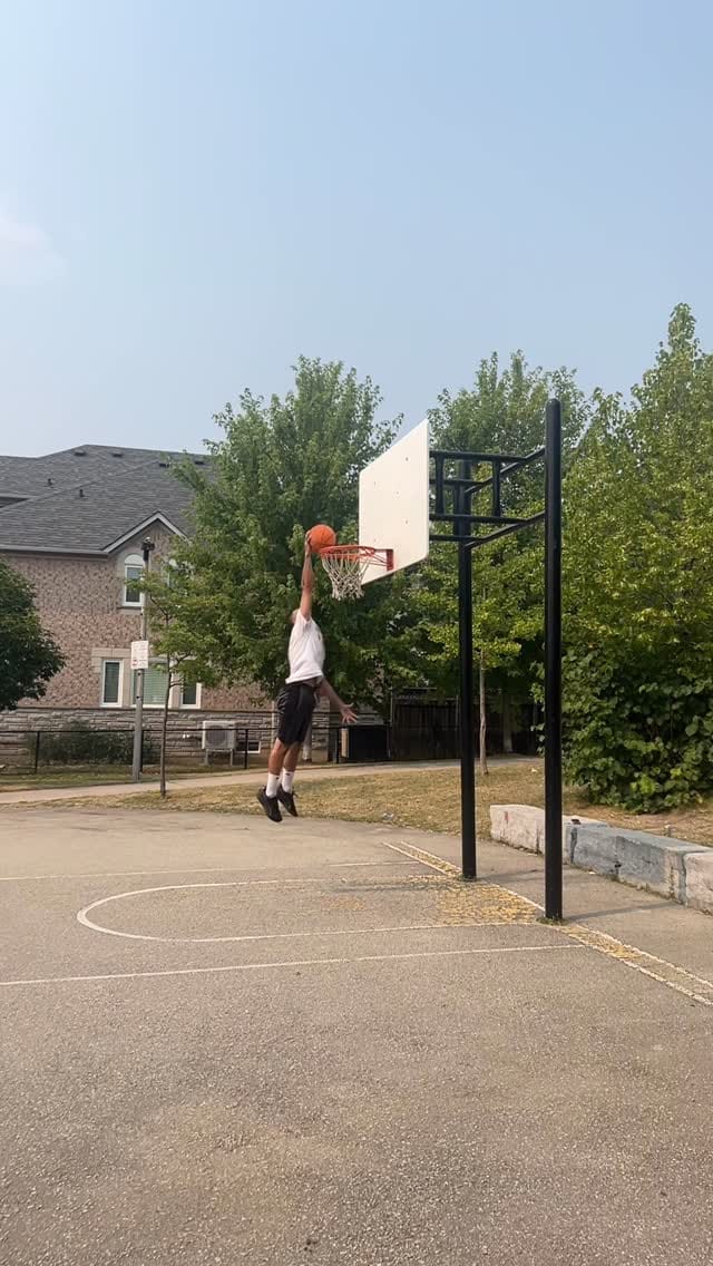 Post 4 by Mo on Instagram (video)