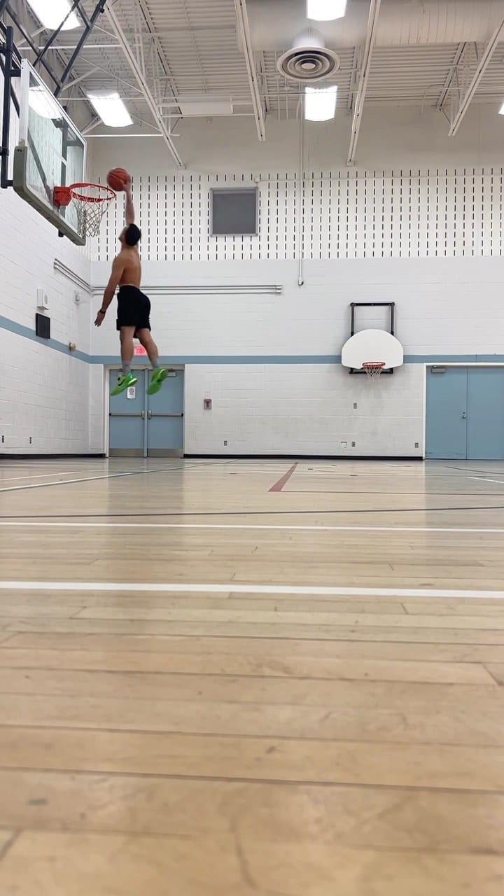Post 10 by Mo on Instagram (video)